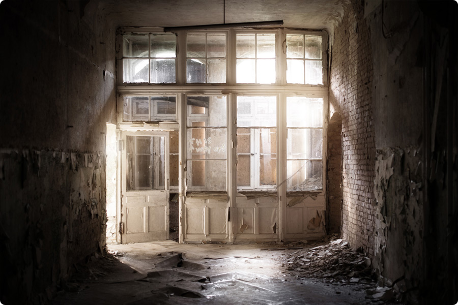 beelitz-heilstaetten-whitney-houston-haus-verlassener-badesaal