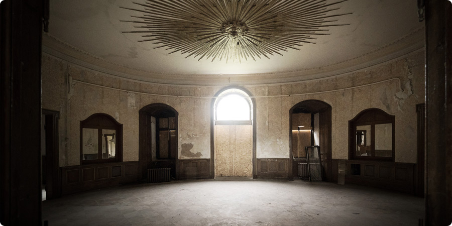 schloss-helmsdorf-henriette-verlassenes-altenheim-villa-urbex-urban-explore-entdecken-fototouren